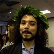 Laureato in Fisica con il massimo dei voti impartisce lezioni di Matematica e Fisica a studenti liceali ed universitari